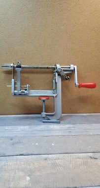 Pampered Chef Apple Slicer, Corer, and Peeler #1